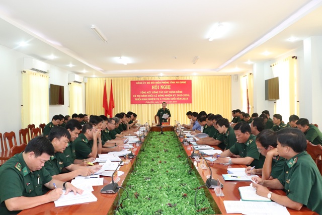 Công tác xây dựng Đảng ở Đảng ủy Bộ đội Biên phòng An Giang